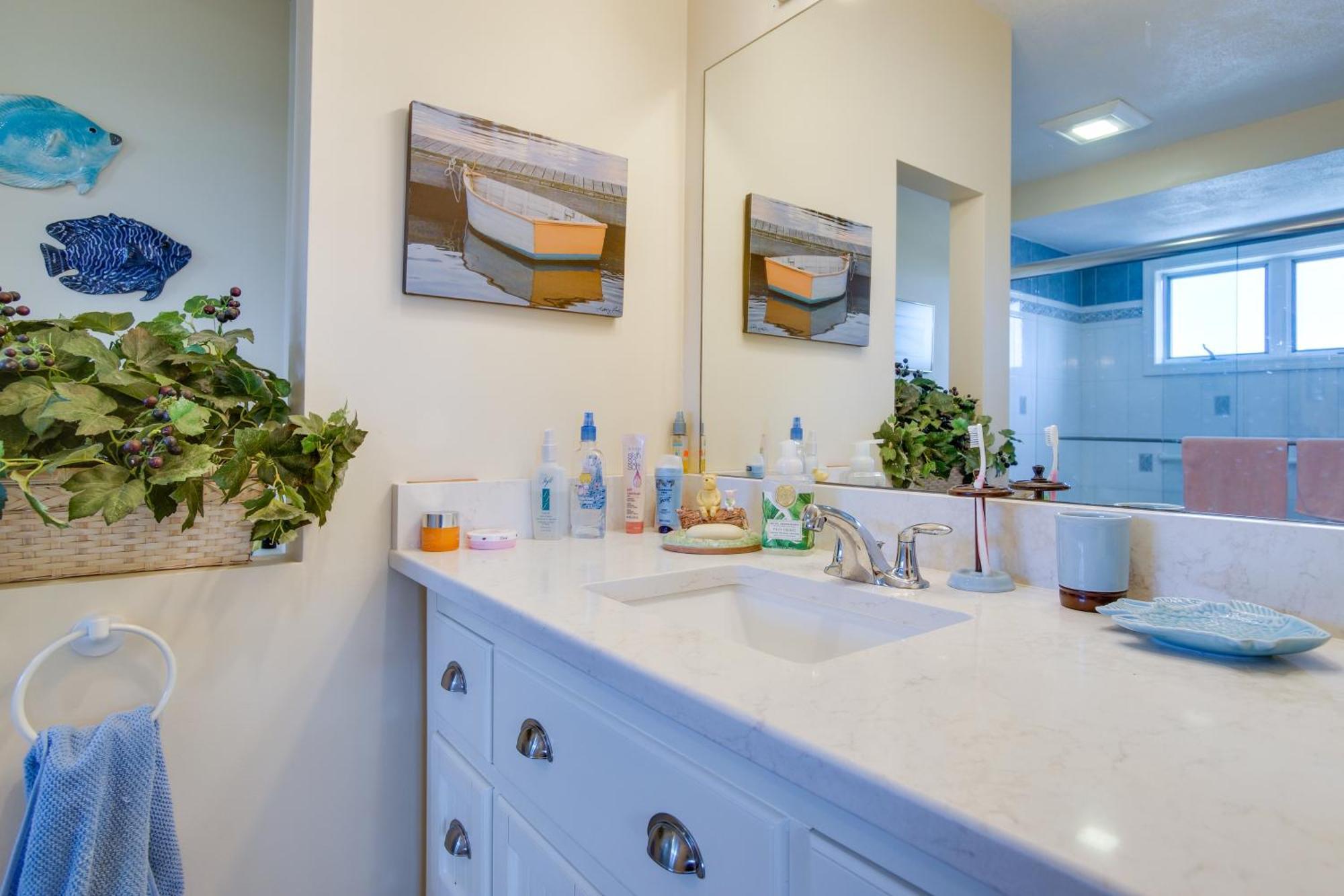 Breezy Oak Bluffs Condo - Steps To Inkwell Beach! Экстерьер фото
