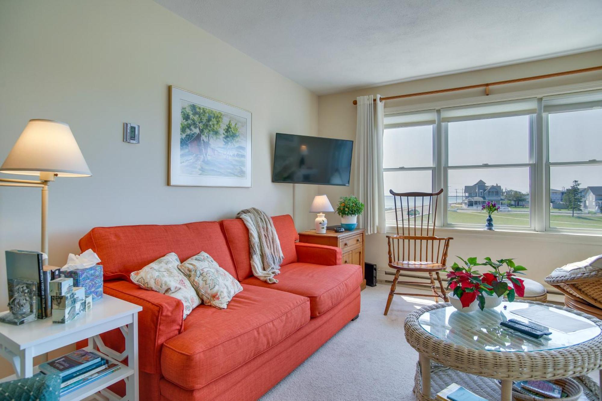 Breezy Oak Bluffs Condo - Steps To Inkwell Beach! Экстерьер фото